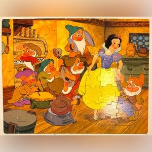 Vintage Disney Snow White and the Seven Dwarfs Floor Puzzle. No Box